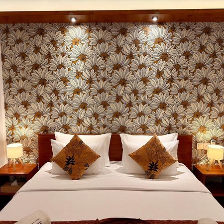 Sayura House Hotel โคลอมโบ ภายนอก รูปภาพ
