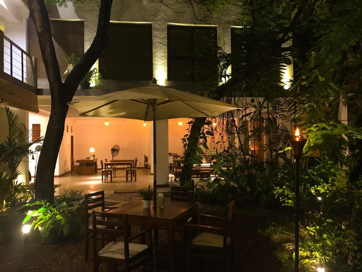 Sayura House Hotel โคลอมโบ ภายนอก รูปภาพ