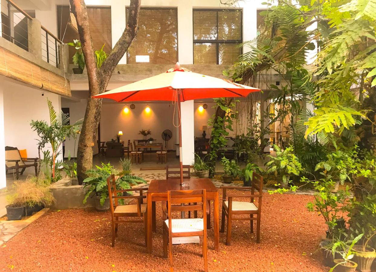 Sayura House Hotel โคลอมโบ ภายนอก รูปภาพ