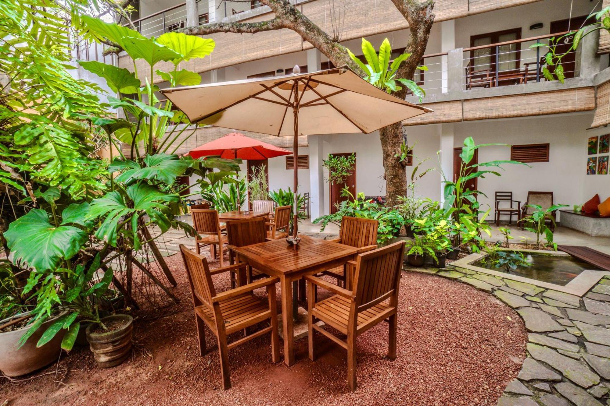 Sayura House Hotel โคลอมโบ ภายนอก รูปภาพ