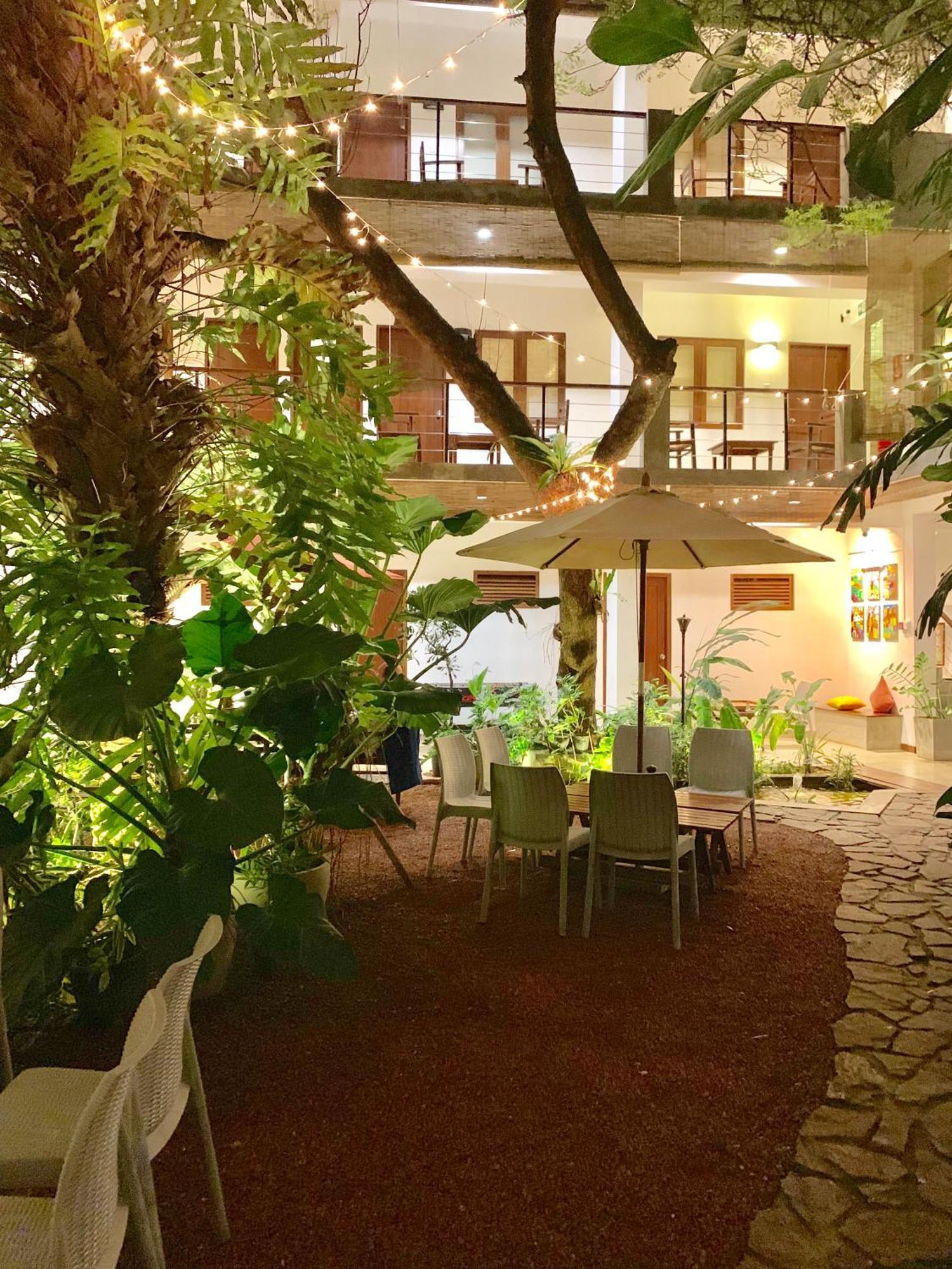 Sayura House Hotel โคลอมโบ ภายนอก รูปภาพ